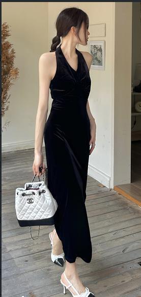 秋季浪漫主义-挂脖丝绒吊带裙 154461934 商品图0