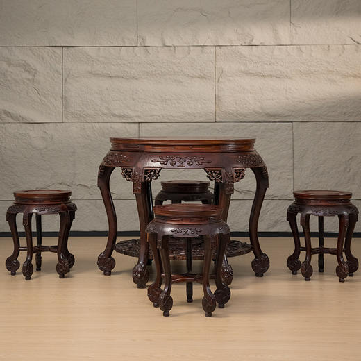 清 红木镶瘿木雕花果纹双拼圆桌及圆凳成套（一桌四凳） 商品图0