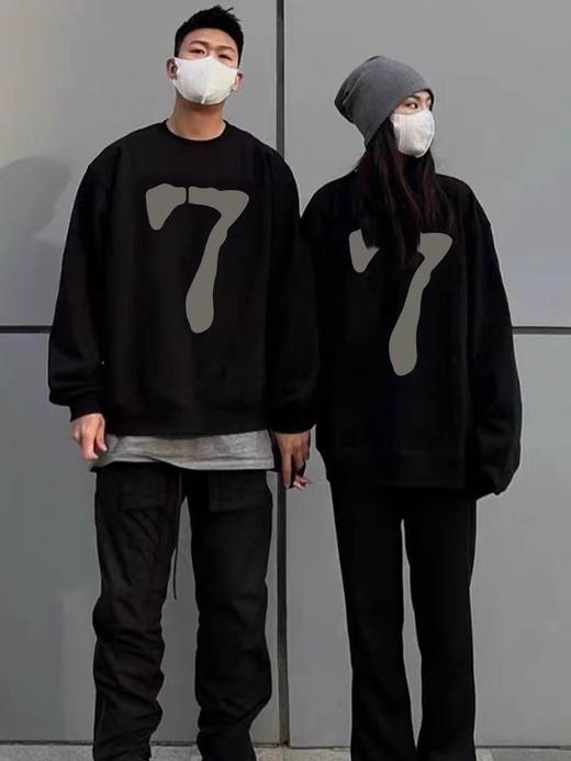 【YW】无忧购秋冬情侣款320g圆领宽松潮流时尚图案卫衣（截单后7天发货）25年清仓捡漏 商品图3