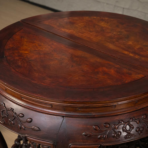 清 红木镶瘿木雕花果纹双拼圆桌及圆凳成套（一桌四凳） 商品图1