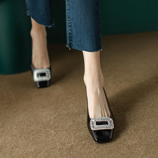 方头通勤百搭方扣水钻，浅口女鞋粗跟单鞋DB-M5500 商品图4
