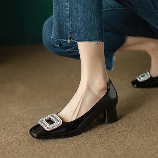 方头通勤百搭方扣水钻，浅口女鞋粗跟单鞋DB-M5500 商品图3
