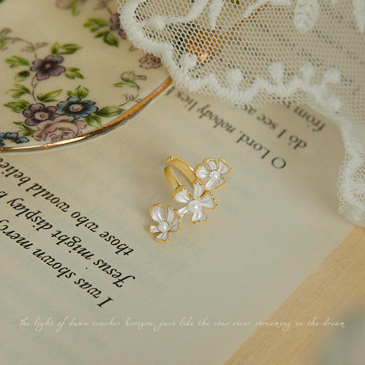 Oflye潮流饰品 森系花朵优雅耳骨夹小众设计耳夹无耳洞女百搭甜美人造珍珠耳饰 商品图3