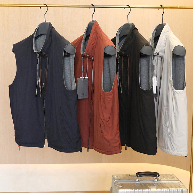 HB028杰尼剪标两面穿马甲