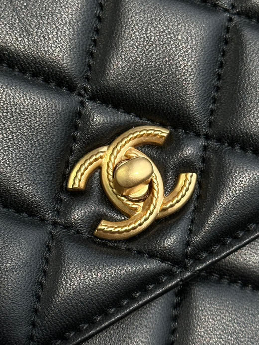 小香手提链条包   尺寸：24X22X8cm
尺寸：22X21X6.5cm
尺寸：17X10X3.5cm 商品图7