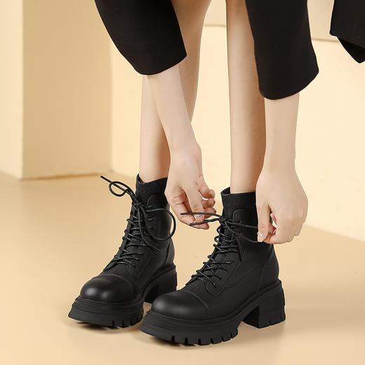 西遇英伦风马丁靴女新款秋冬弹力瘦瘦靴机车黑色厚底粗跟短靴V1934073 商品图0