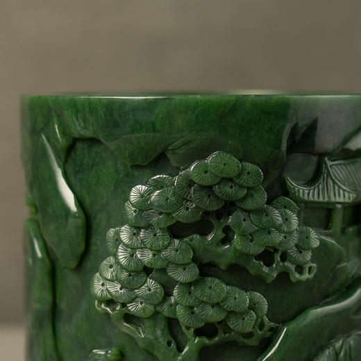 清 碧玉雕山水人物笔筒 商品图2