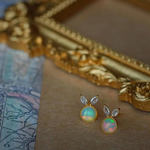 龢盒原创 9k金镶嵌欧珀白蓝宝小兔子耳钉 商品图1