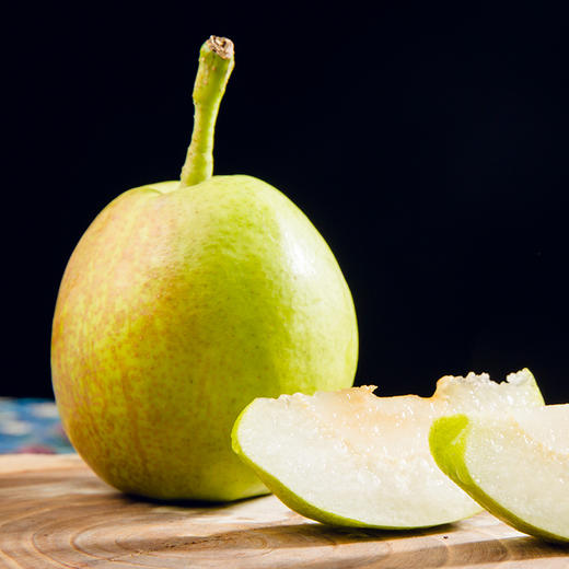 【新梨首上】库尔勒香梨，汁多味美，甘甜爽口，水份很足哦~ 商品图1