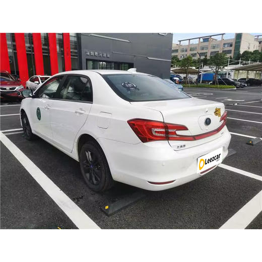 比亚迪 秦 新能源 1.5T 尊贵型【长租-深圳】 商品图4