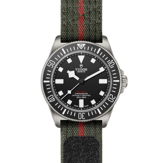 帝舵领潜型FXD | 帝舵表原厂机芯MT5602型（COSC）  单向旋转外圈  织纹表带 附送表带 商品图4