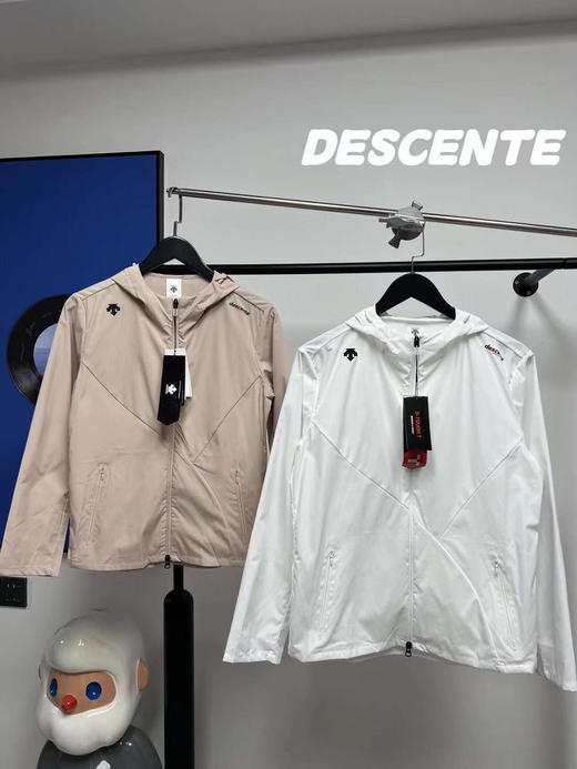 DESCENTE迪桑特WOMENS RUNNING女子早秋新款梭织运动外套 商品图0