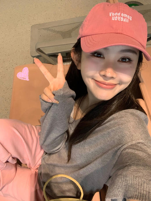 Read Nameless /天丝羊毛灰色慵懒衫+小粉裤+粉色鸭舌帽 商品图2