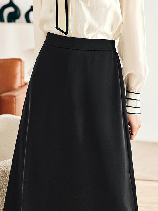 OLrain欧芮儿法式黑色半身裙女秋冬2022年新款高腰显瘦A字大摆裙 商品图1