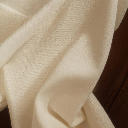 TG-TG03S269秋冬轻薄山羊绒口袋长袖打底衫女 V领白色内搭长袖T恤女宽松 商品图2