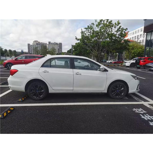 比亚迪 秦 新能源 1.5T 尊贵型【长租-深圳】 商品图6