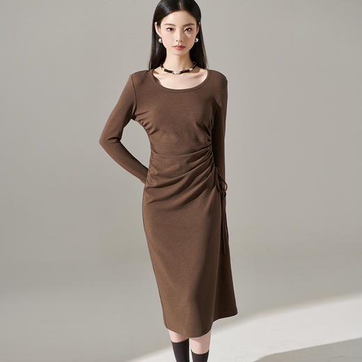 剩S/M/L/XL 芳外【简约抽皱收腰裙子】23秋款圆领收腰包臀连衣裙 商品图6