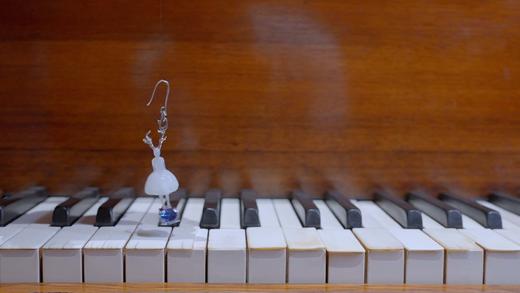 《致璀璨光芒的你》然女孩龙年耳坠/单只 商品图4