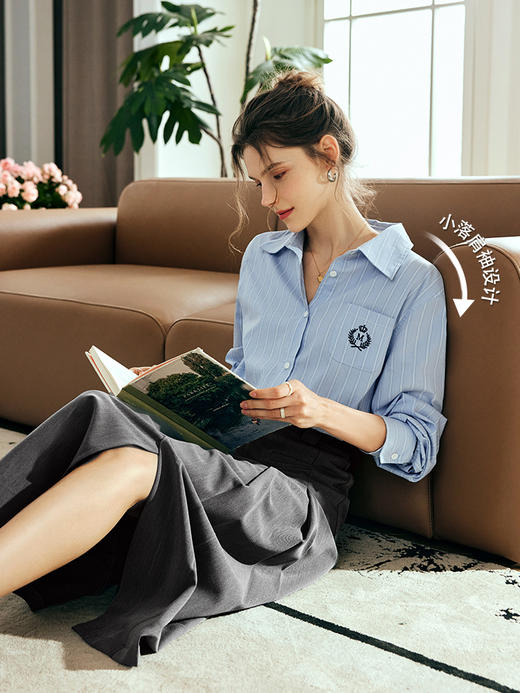 OLrain欧芮儿法式蓝色条纹衬衫女秋季2023新款宽松刺绣学院风上衣 商品图0