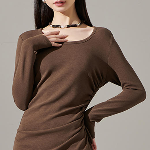 剩S/M/L/XL 芳外【简约抽皱收腰裙子】23秋款圆领收腰包臀连衣裙 商品图4