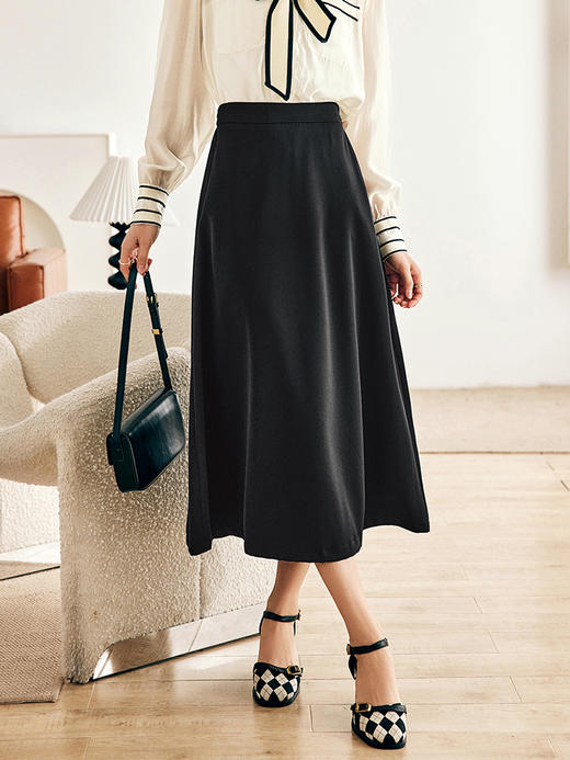 OLrain欧芮儿法式黑色半身裙女秋冬2022年新款高腰显瘦A字大摆裙 商品图0