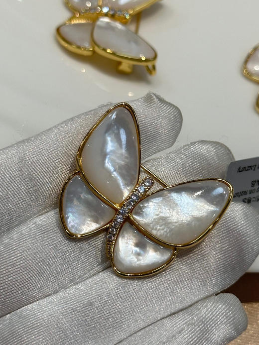 新出彩贝🉐️ 长公主同款 海贝蝴蝶胸针 海水贝➕高级合金➕锆石 商品图13