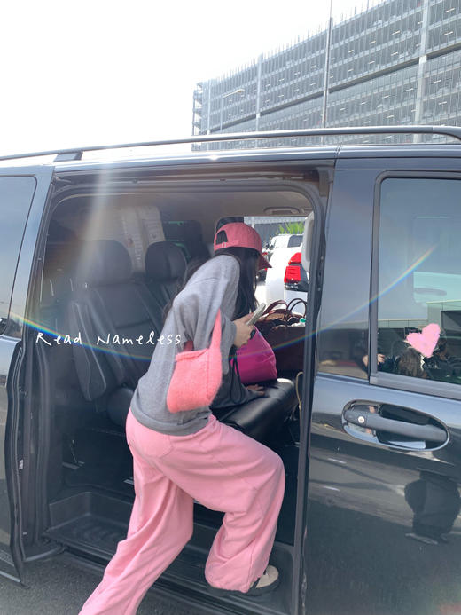 Read Nameless /天丝羊毛灰色慵懒衫+小粉裤+粉色鸭舌帽 商品图4