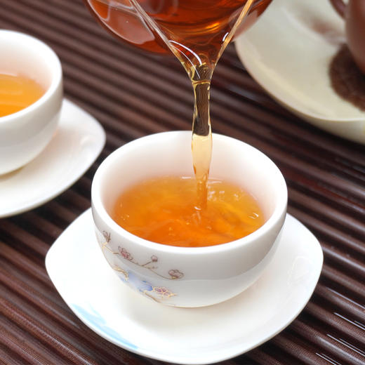 2006年昌泰易昌号易武正山原料经典老易武普洱茶生茶  一片400克真品 茶汤甜柔好回甘 商品图7