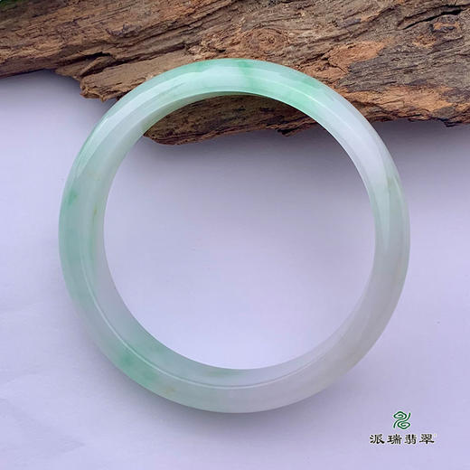 派瑞翡翠 翡翠手镯 糯种 浅绿 商品图4