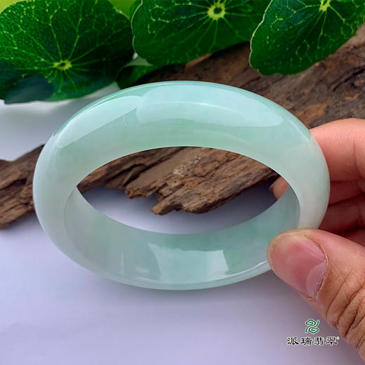 派瑞翡翠 翡翠手镯 糯种 浅绿 商品图2