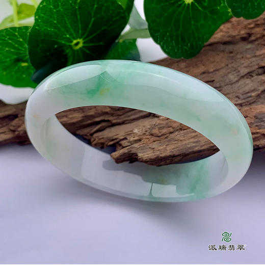 派瑞翡翠 翡翠手镯 糯种 浅绿 商品图0