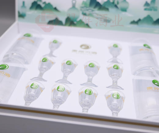 习酒酒具 套装 贵州习酒玻璃酒具套装透明（4个分酒器10个酒杯） 商品图1