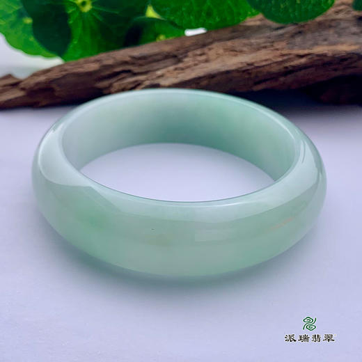 派瑞翡翠 翡翠手镯 糯种 浅绿 商品图3