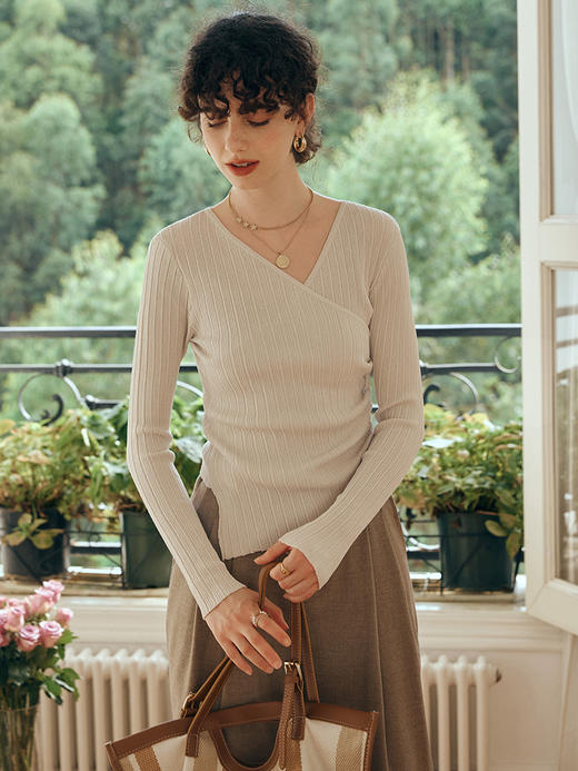 OLrain欧芮儿v领长袖针织衫女初秋2023年新款修身交叉系带套头衫 商品图3