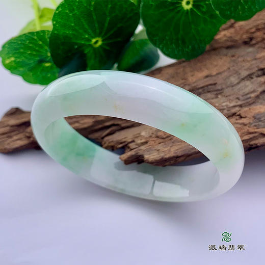 派瑞翡翠 翡翠手镯 糯种 浅绿 商品图2