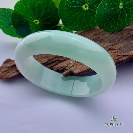 派瑞翡翠 翡翠手镯 糯种 浅绿 商品图0