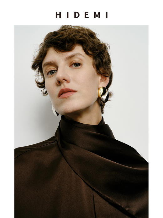 HIDEMI 【papi酱同款】流线型设计感金银拼色椭圆形耳钉 商品图1