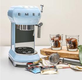 SMEG/斯麦格ECF01意式半自动咖啡机家用办公室用小型一体奶泡蒸汽