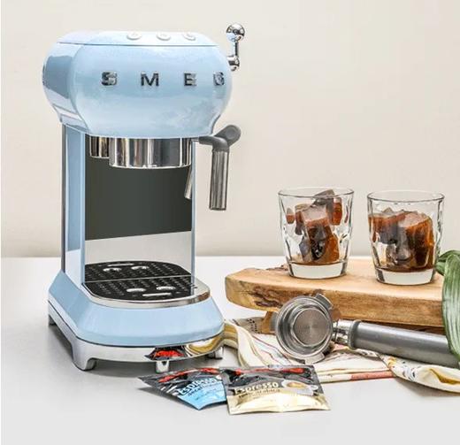 SMEG/斯麦格ECF01意式半自动咖啡机家用办公室用小型一体奶泡蒸汽 商品图0