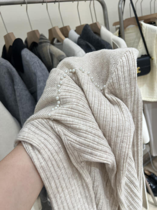 珍珠羊毛打底衫 商品图1