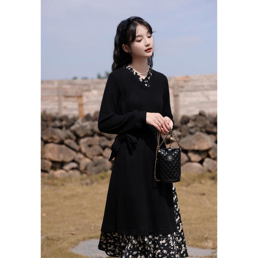 鹿向南法式v领黑色碎花连衣裙女2023秋季新款气质优雅长袖裙子LXN28166 商品图3