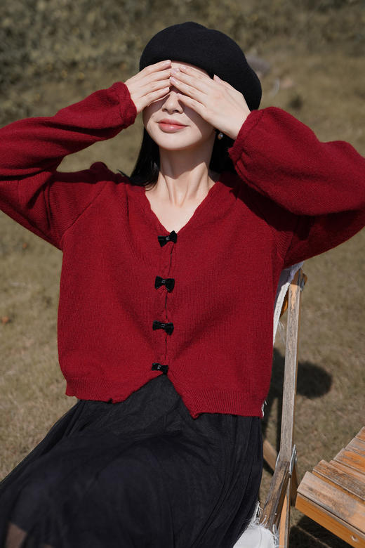 鹿向南 《花都海岸》复古v领蝴蝶结外穿开衫秋冬2023气质毛衣女 商品图4