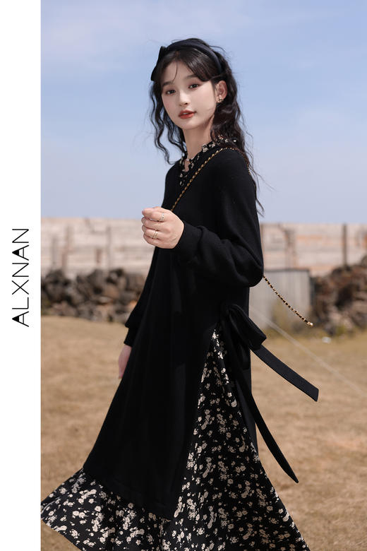 鹿向南法式v领黑色碎花连衣裙女2023秋季新款气质优雅长袖裙子LXN28166 商品图4