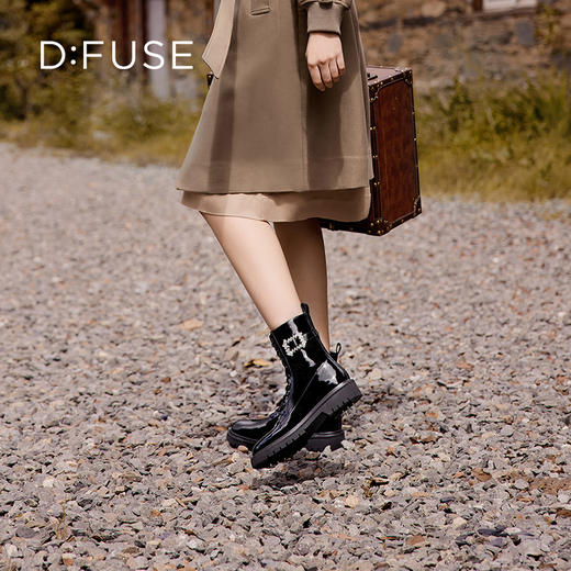 Dfuse迪芙斯冬季新款漆皮圆头钻扣绑带马丁靴短靴DF34116210 商品图3