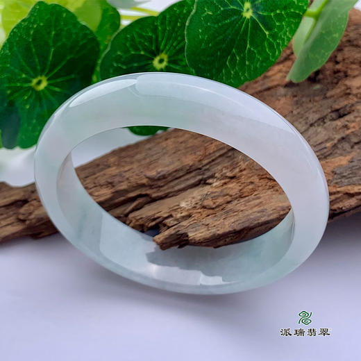 派瑞翡翠 翡翠手镯 糯种 浅绿 商品图0