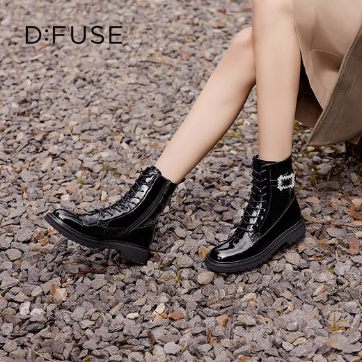 Dfuse迪芙斯冬季新款漆皮圆头钻扣绑带马丁靴短靴DF34116210 商品图0