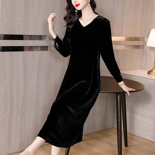 复古V领设计感金丝绒连衣裙女2023秋季新款时尚优雅气质内搭长裙AHM-krwl7826 商品图3