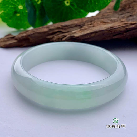 派瑞翡翠 翡翠手镯 糯种 浅绿 商品图3