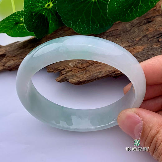 派瑞翡翠 翡翠手镯 糯种 浅绿 商品图1
