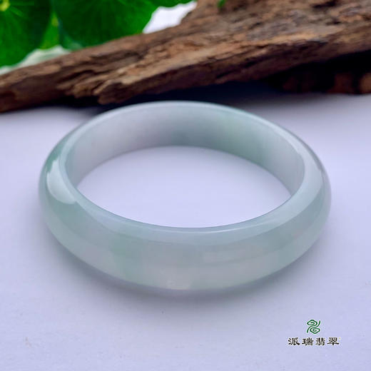 派瑞翡翠 翡翠手镯 糯种 浅绿 商品图2